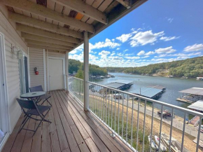 Wheelhouse Wonderland Lakefront Luxury Condo
